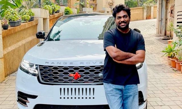 Standup Comedian Zakir Khan Brings Home A Range Rover Velar Standup Comedian Zakir Khan Brings Home A Range Rover Velar