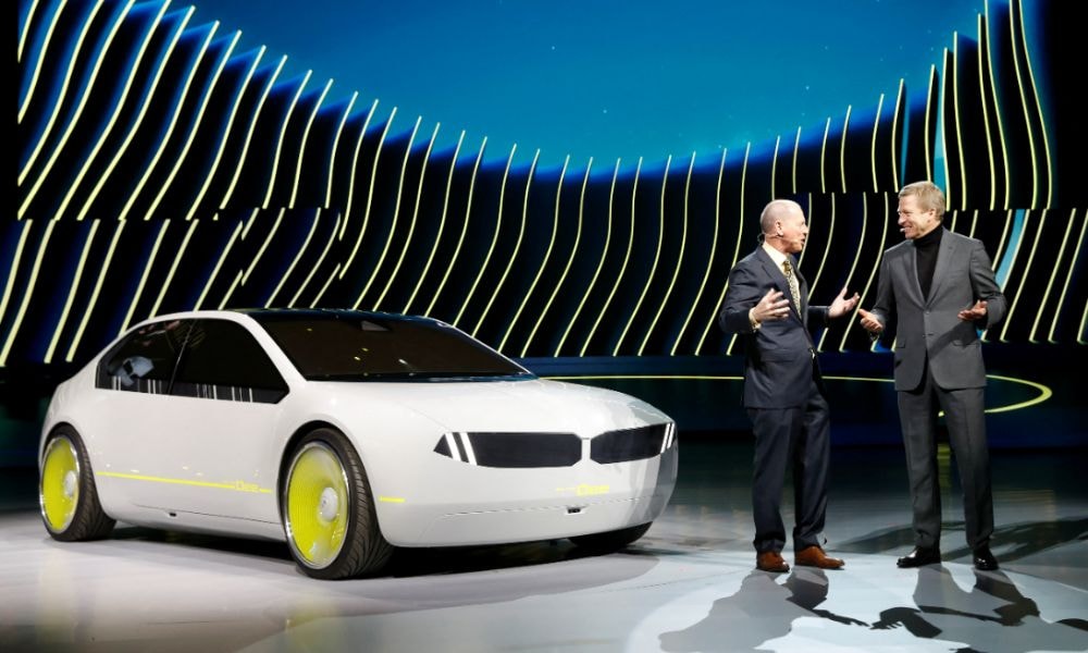 BMW Teases A Talking Car That Shifts Colors Like A Chameleon BMW Teases A Talking Car That Shifts Colors Like A Chameleon