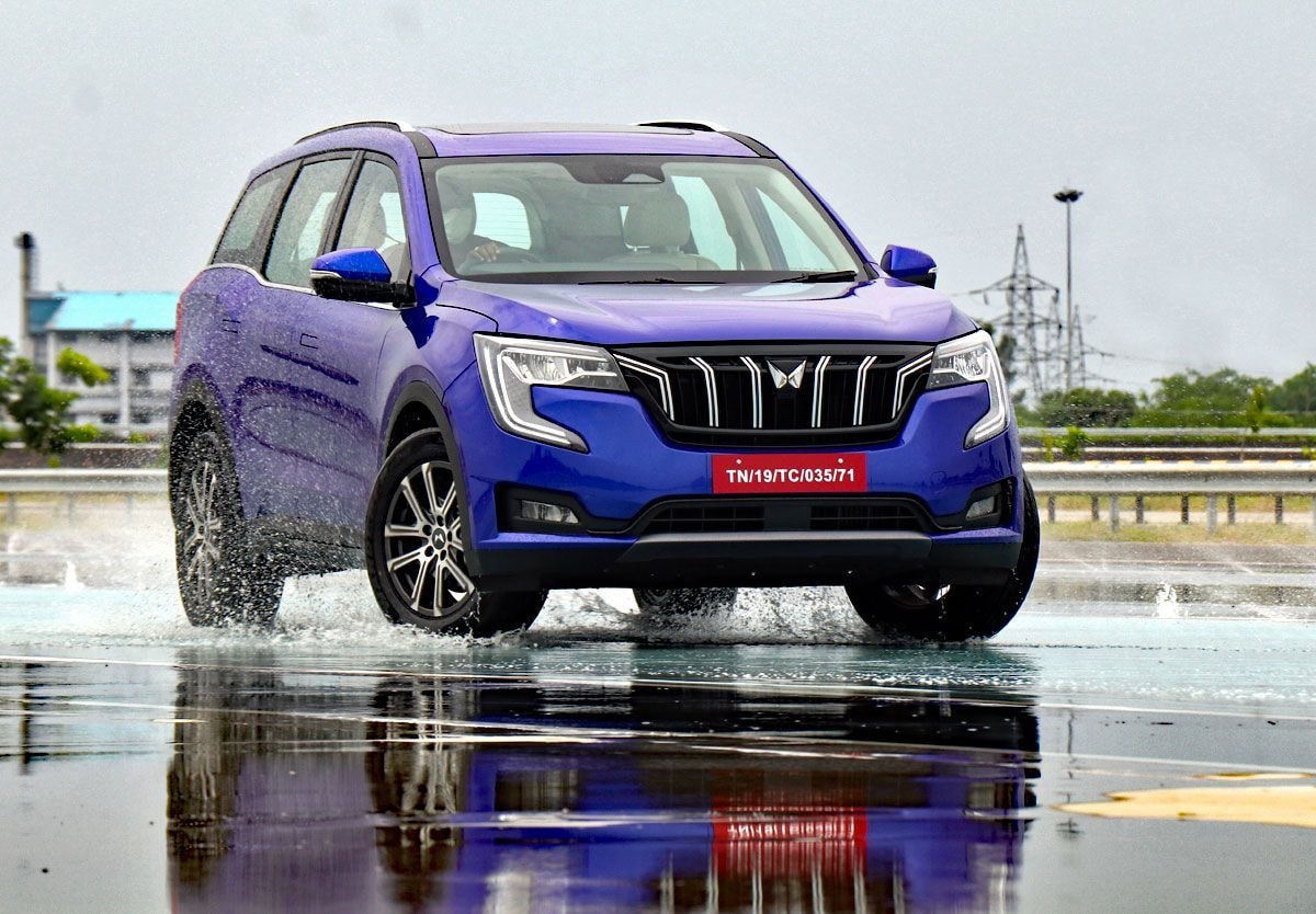 Mahindra XUV700 AX7 Prices Temporarily Slashed By Up To Rs 2.2 Lakh Mahindra XUV700 AX7 Prices Temporarily Slashed By Up To Rs 2.2 Lakh