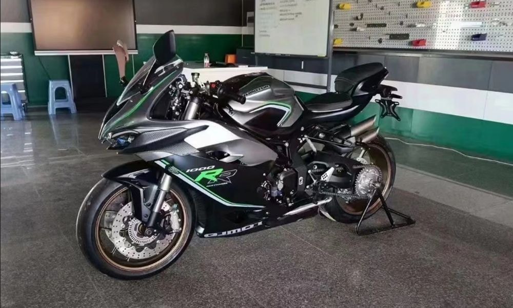 QJMotor 1000RR Superbike Revealed QJMotor 1000RR Superbike Revealed