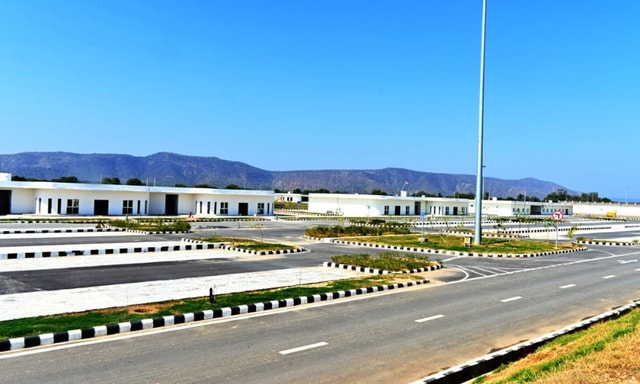 Delhi To Mumbai in 12 Hours: Here’s What’s Lined-Up For You On India’s Longest Expressway Delhi To Mumbai in 12 Hours: Here’s What’s Lined-Up For You On India’s Longest Expressway