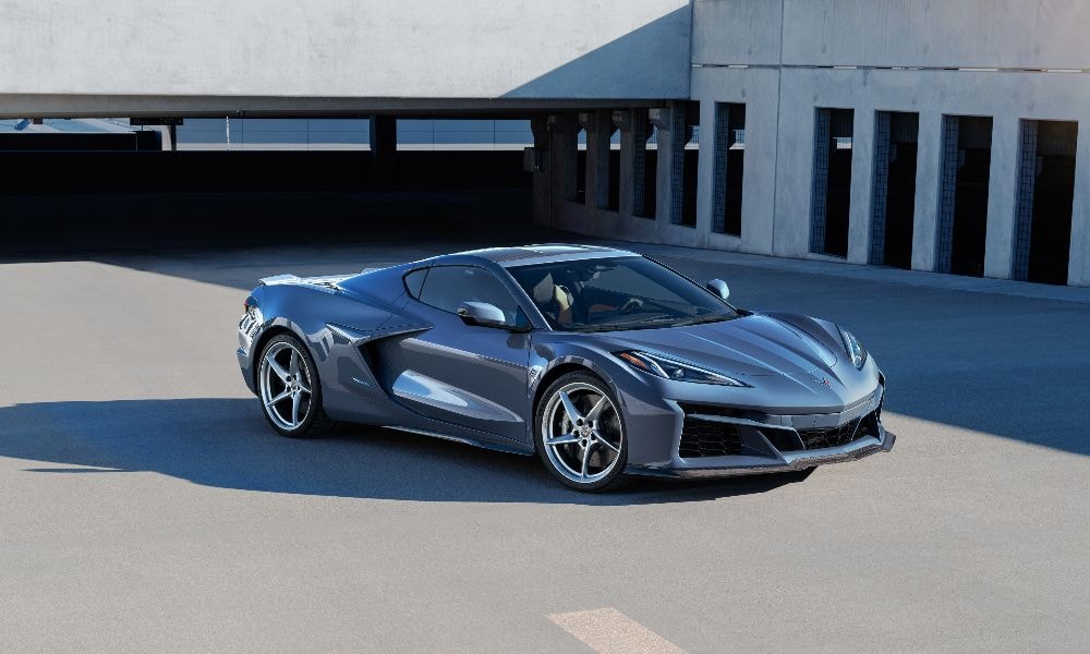 Chevrolet Corvette E-Ray Debuts With Hybrid V8, All-Wheel Drive Chevrolet Corvette E-Ray Debuts With Hybrid V8, All-Wheel Drive