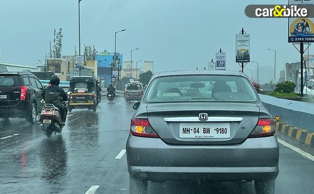 5 Essential Items To Carry In Your Car During the Monsoon Season 5 Essential Items To Carry In Your Car During the Monsoon Season