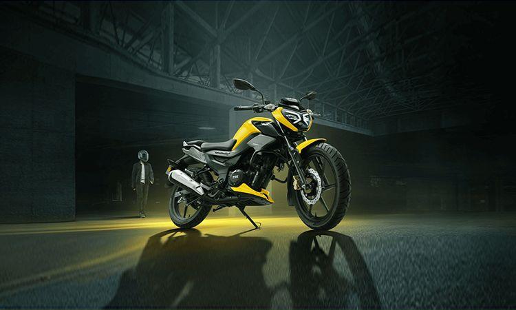 The updated TVS Raider has been launched in India and now gets TVS’ ‘SmartXonnect’ technology. The motorcycle is price at Rs. 99,990 (ex-showroom).