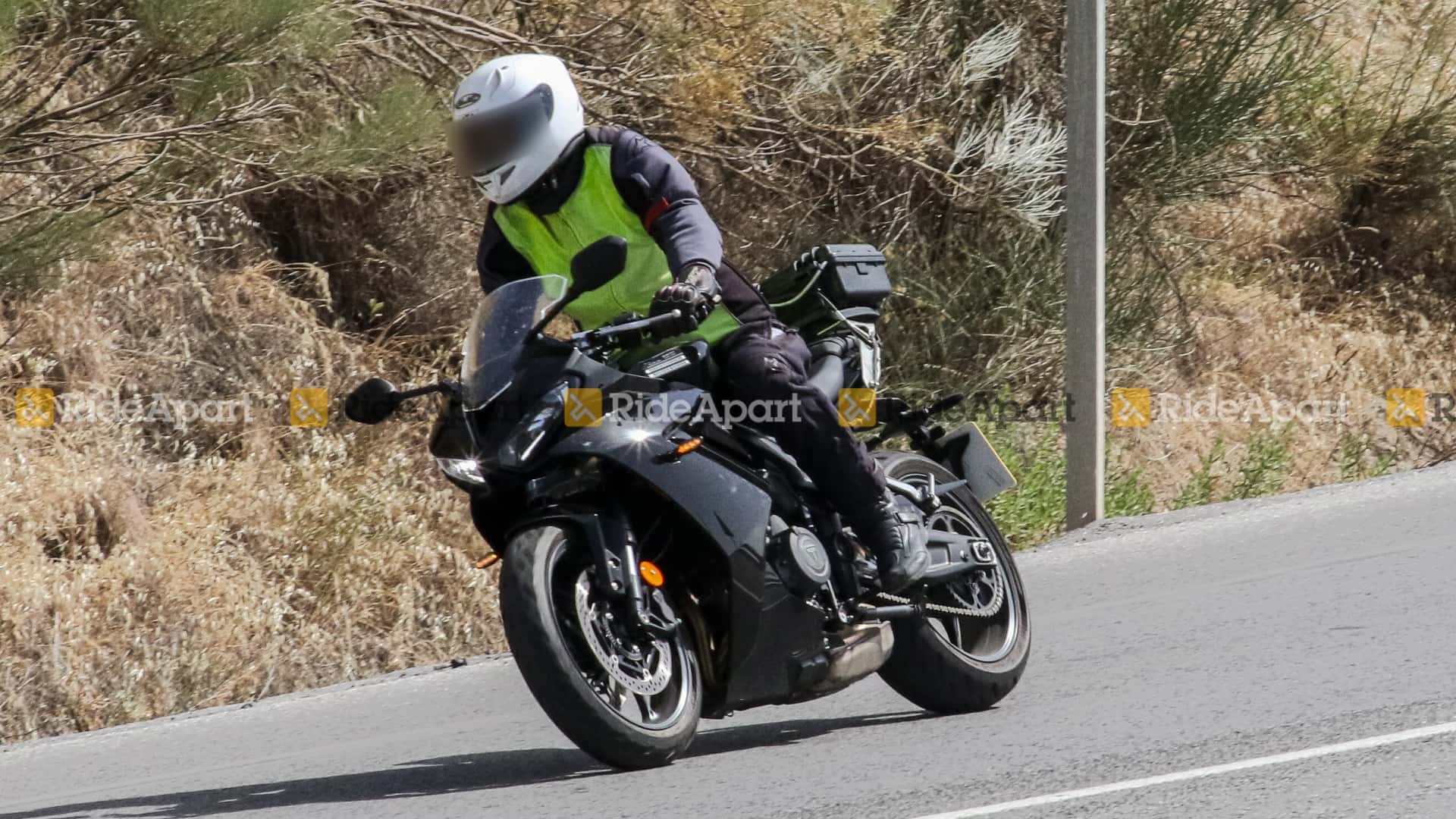 All-New Triumph Daytona 660 Spied Testing In Europe All-New Triumph Daytona 660 Spied Testing In Europe