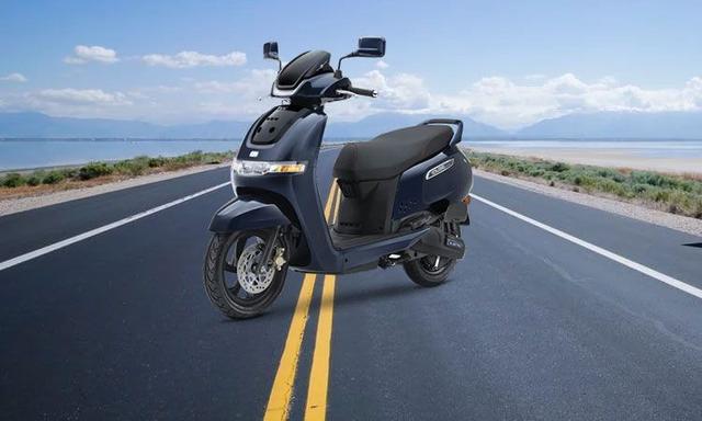 TVS Delivers Over 200 iQube Electric Scooters In One Day