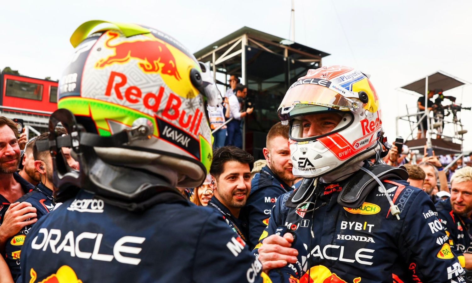 F1: Horner Says Verstappen & Perez Are “Free To Race Each Other At The Moment” F1: Horner Says Verstappen & Perez Are “Free To Race Each Other At The Moment”