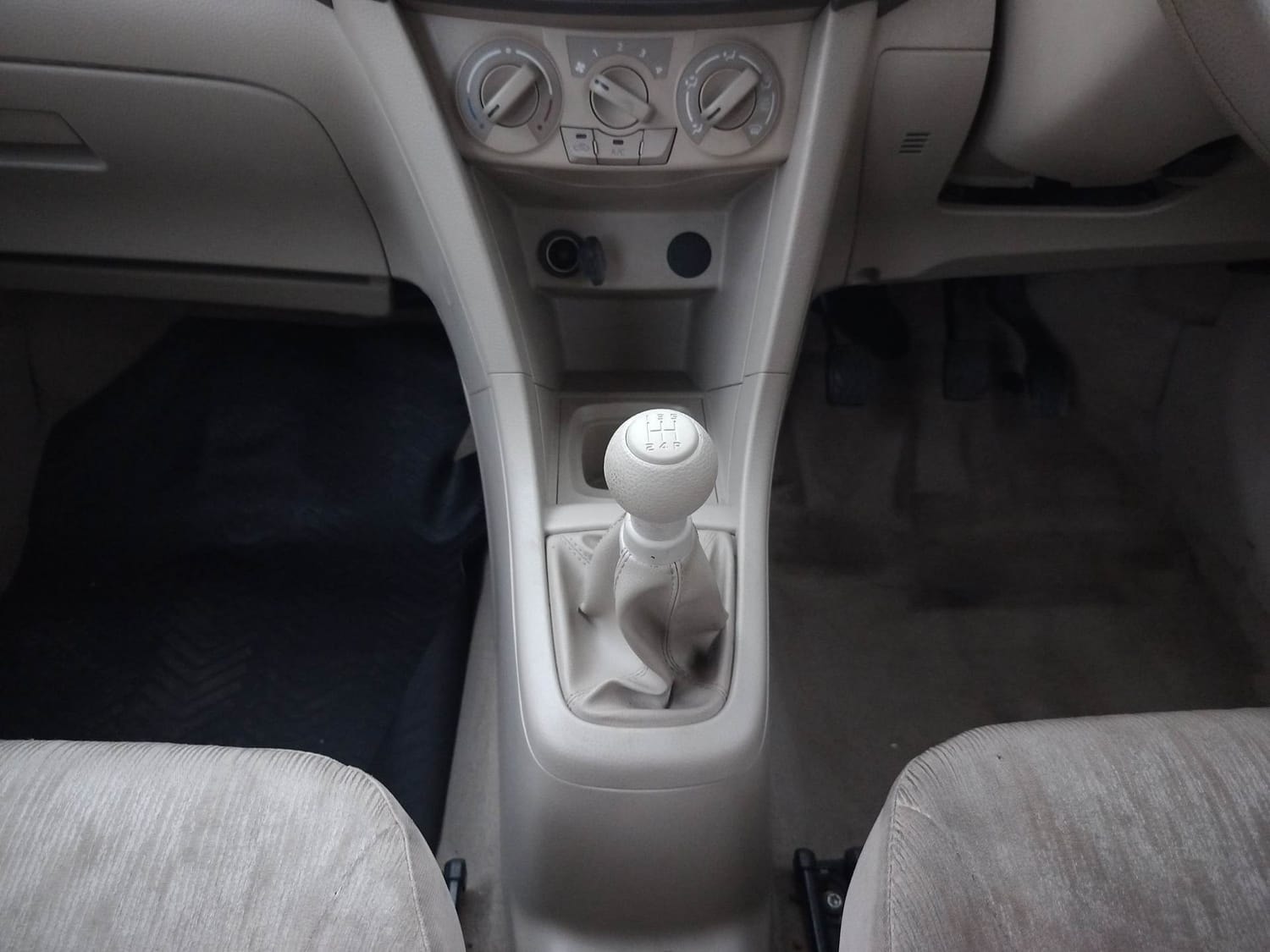 Ertiga image 16 Ertiga image 16