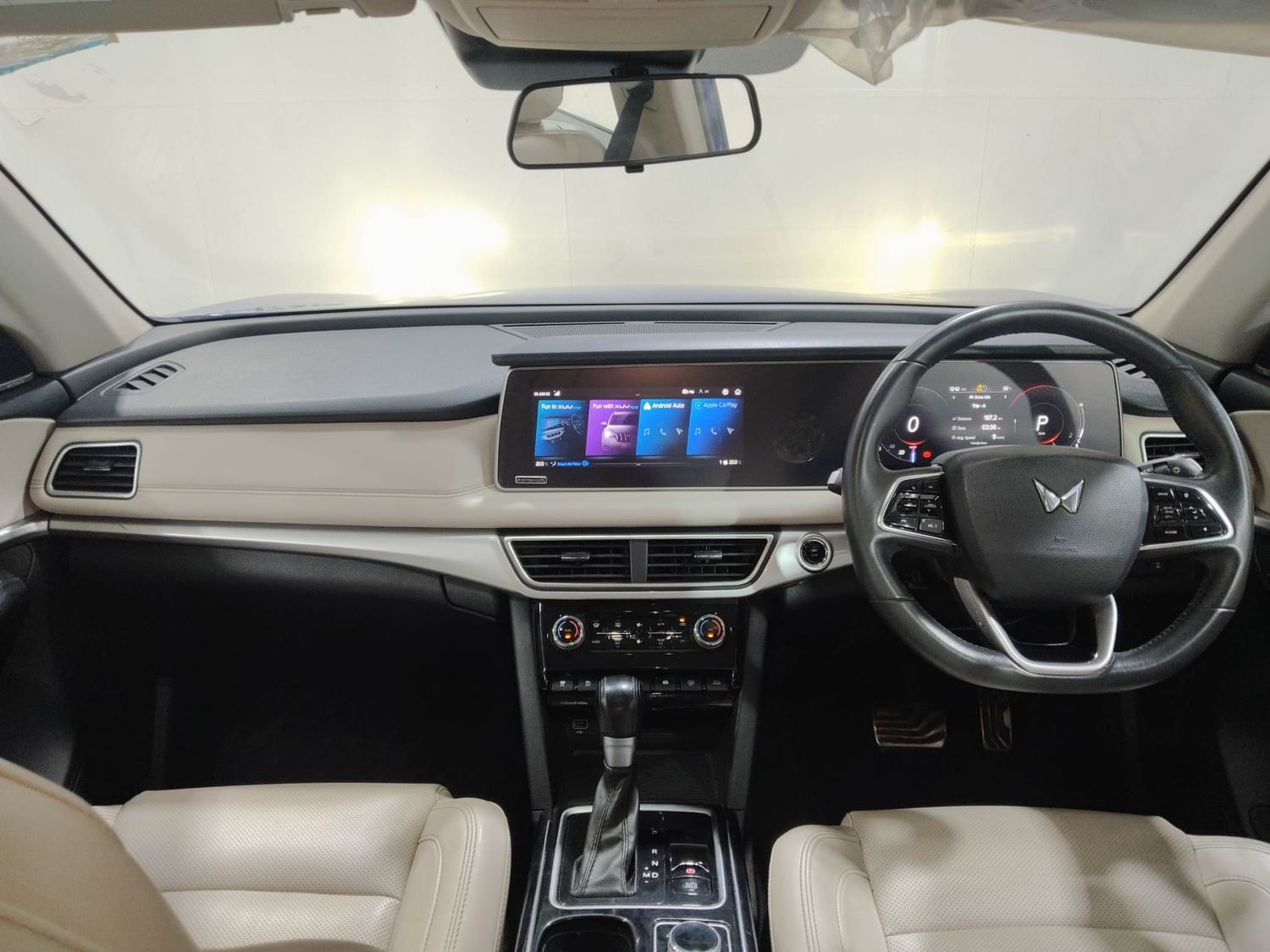 XUV700 image 12 XUV700 image 12