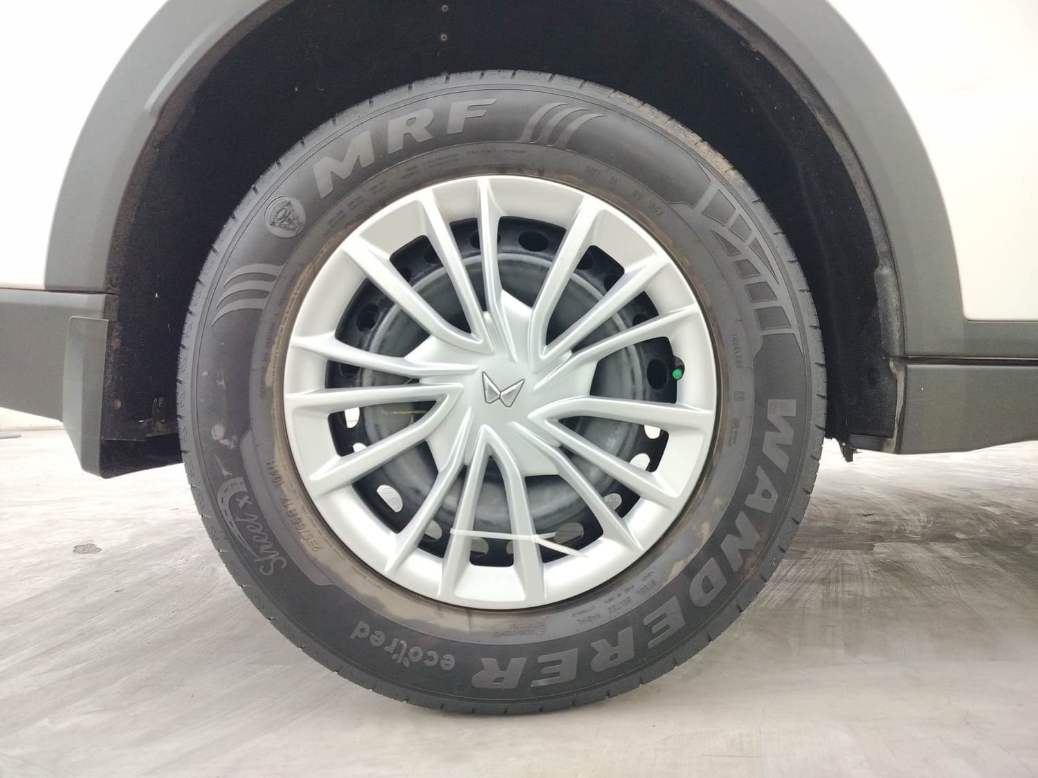 XUV700 image 33 XUV700 image 33