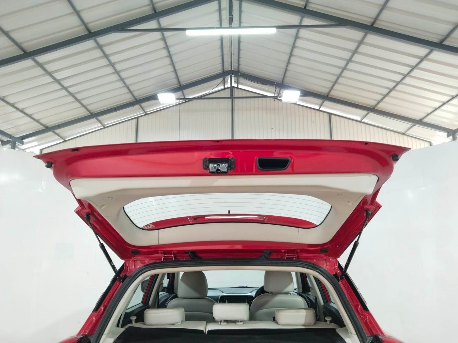 XUV300 image 24 XUV300 image 24