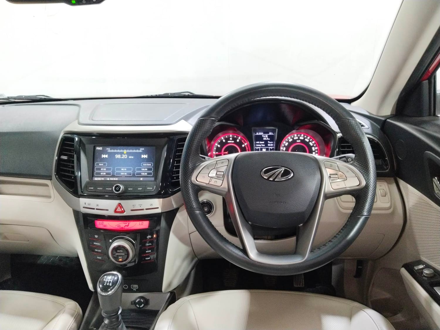 XUV300 image 14 XUV300 image 14