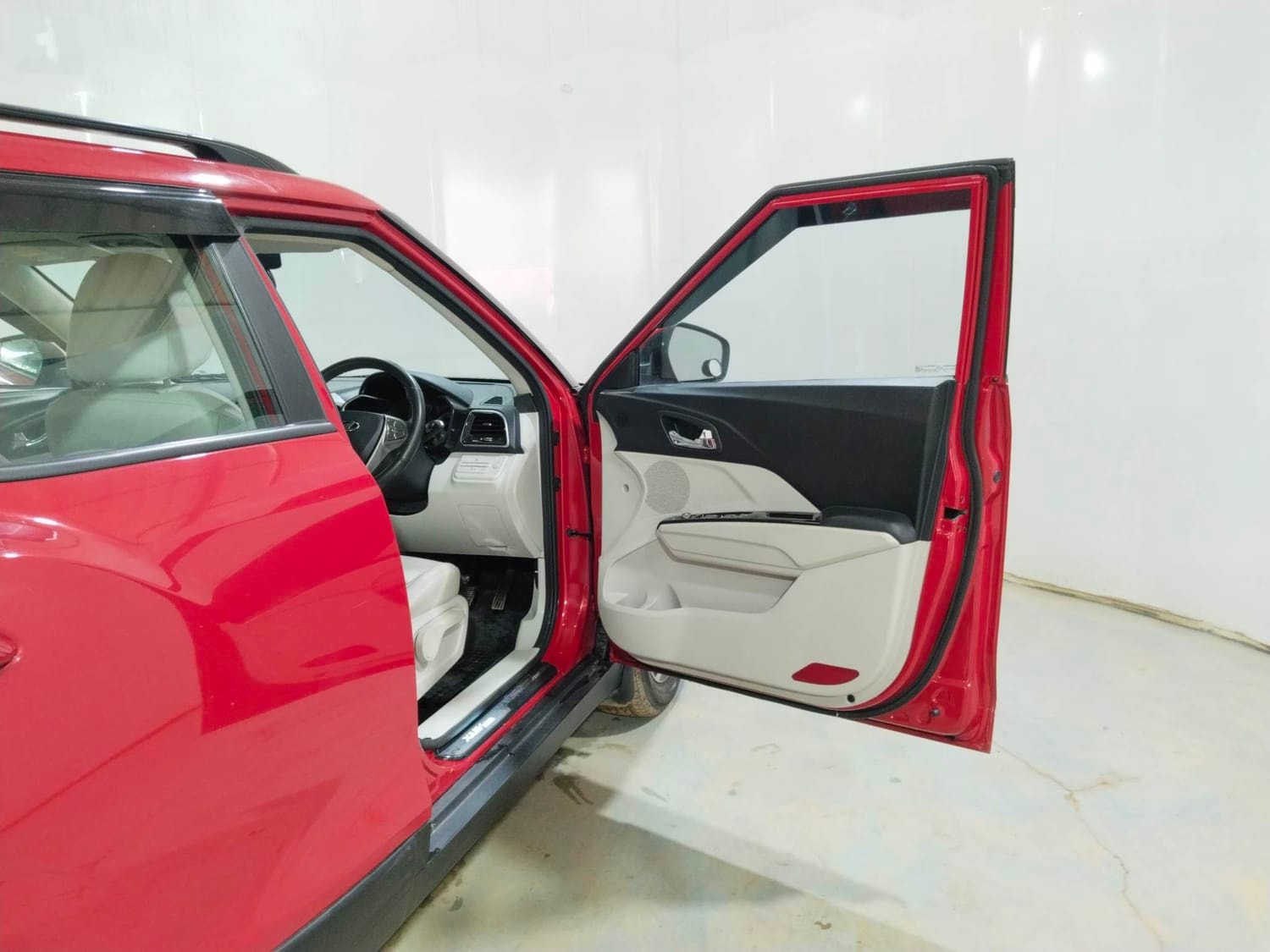 XUV300 image 19 XUV300 image 19