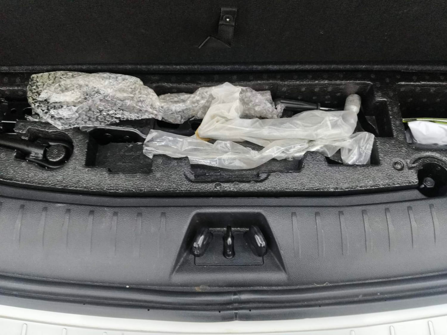 XUV700 image 25 XUV700 image 25