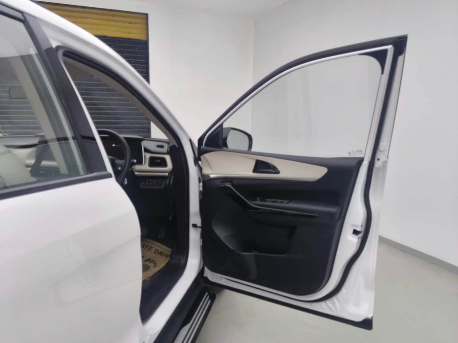 XUV700 image 19 XUV700 image 19