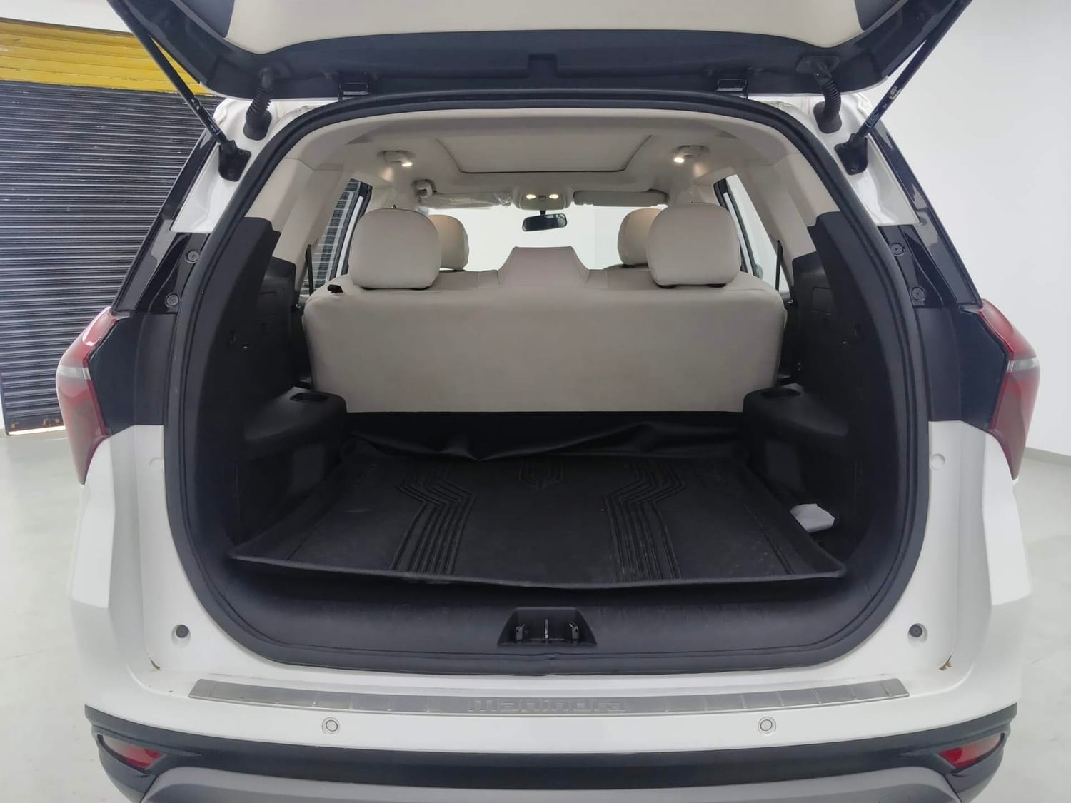 XUV700 image 24 XUV700 image 24