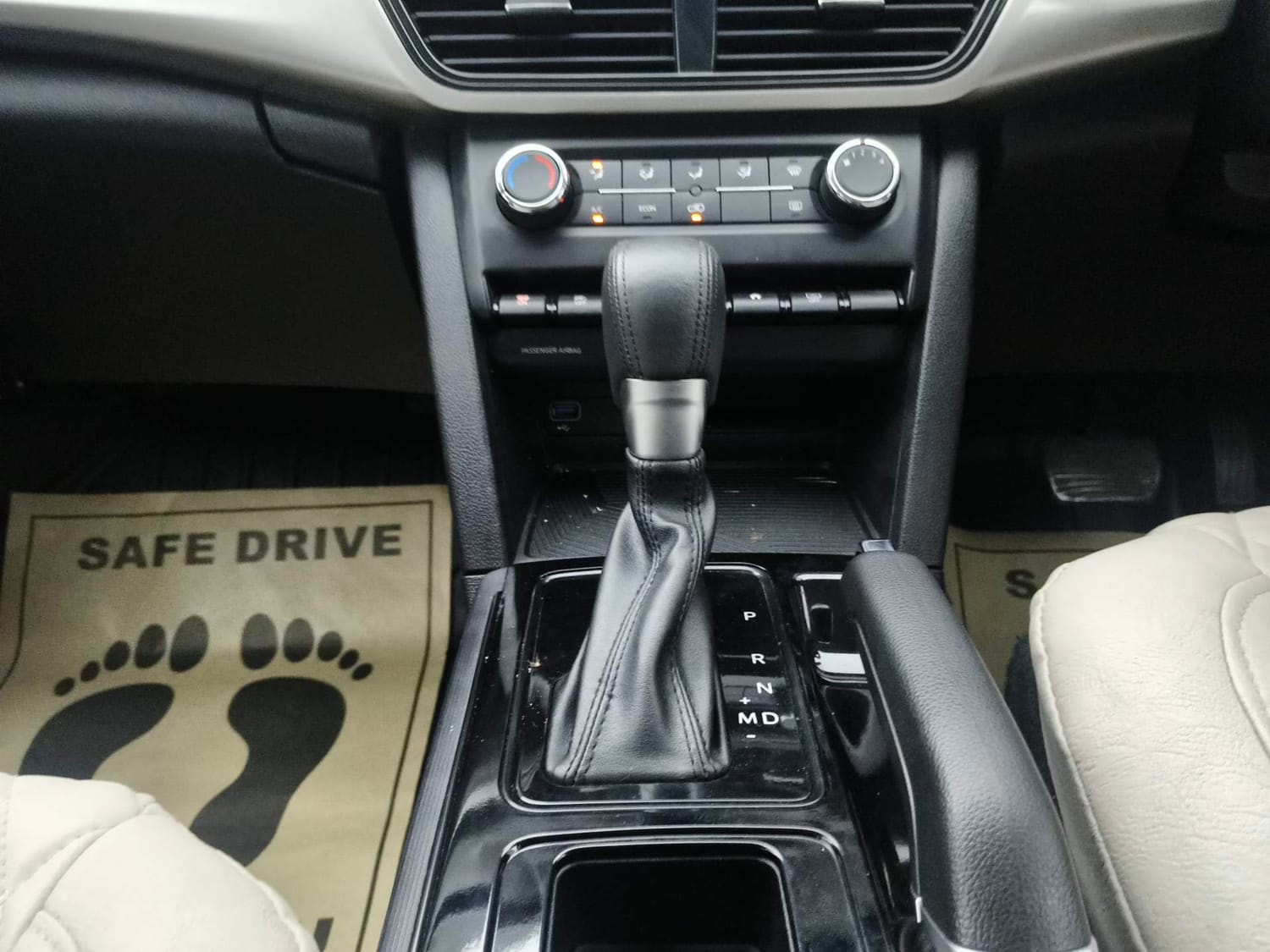 XUV700 image 16 XUV700 image 16