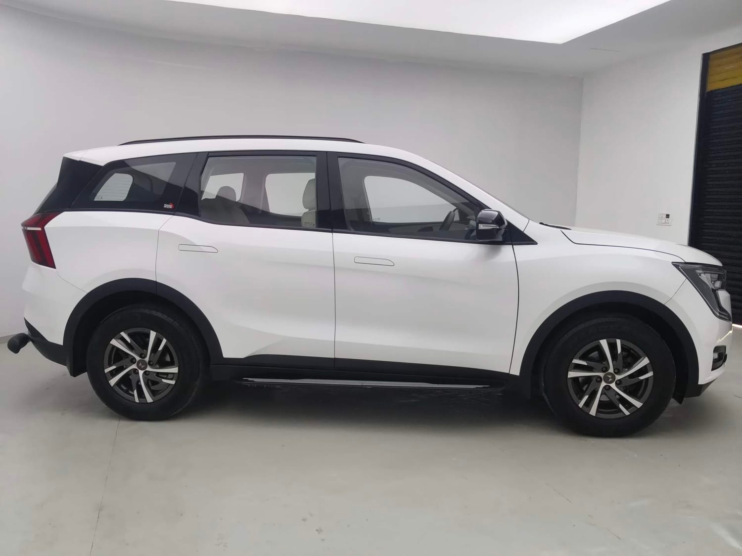 XUV700 image 6 XUV700 image 6