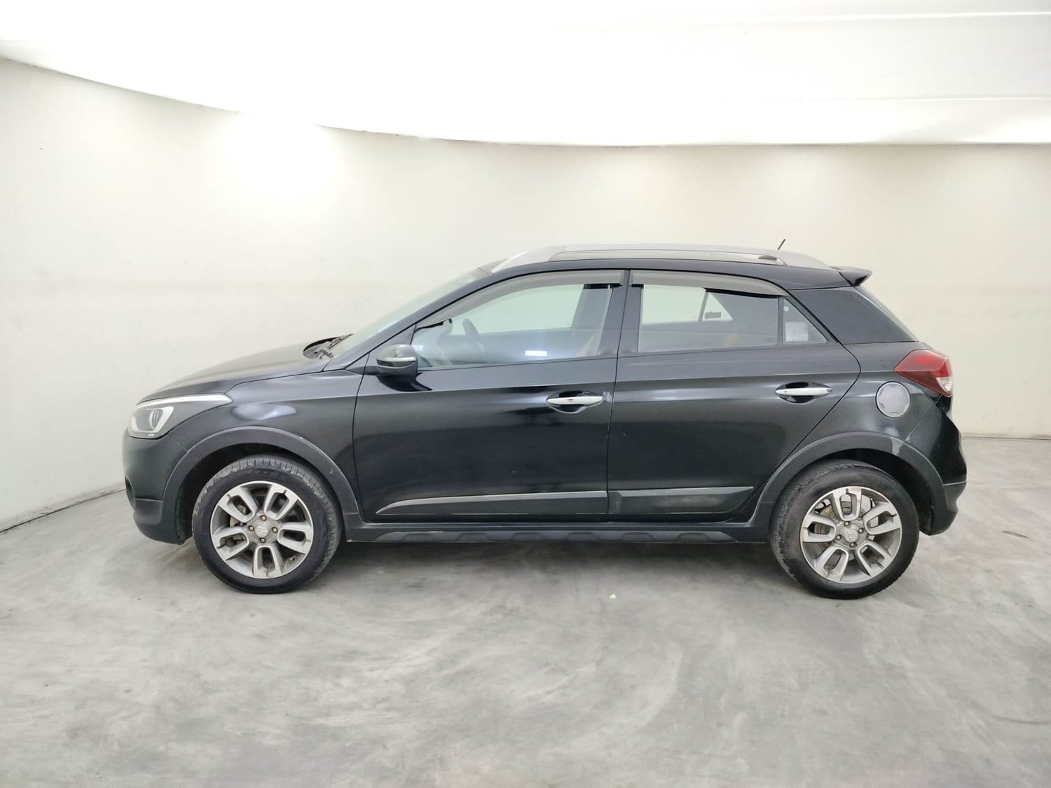 i20 Active image 2 i20 Active image 2