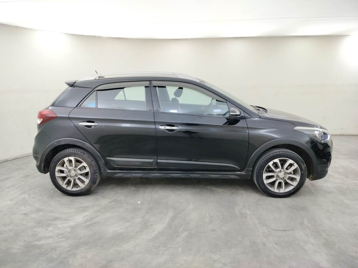 i20 Active image 6 i20 Active image 6