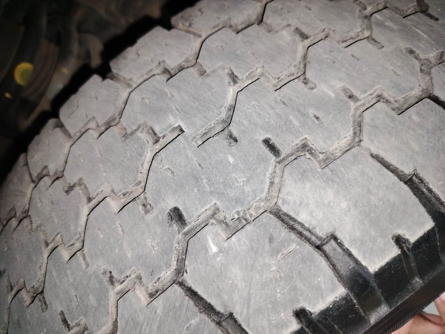 TUV300 image 36 TUV300 image 36