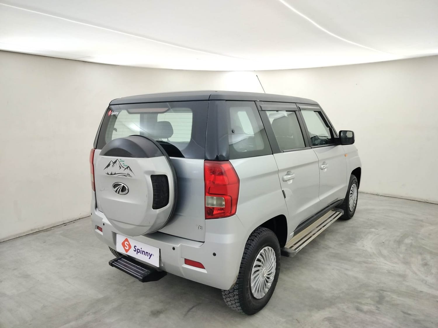 TUV300 image 5 TUV300 image 5