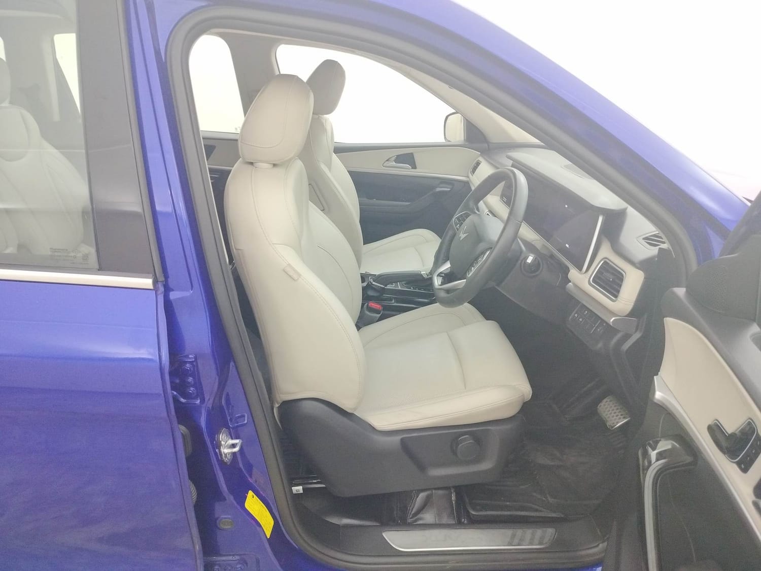 XUV700 image 17 XUV700 image 17