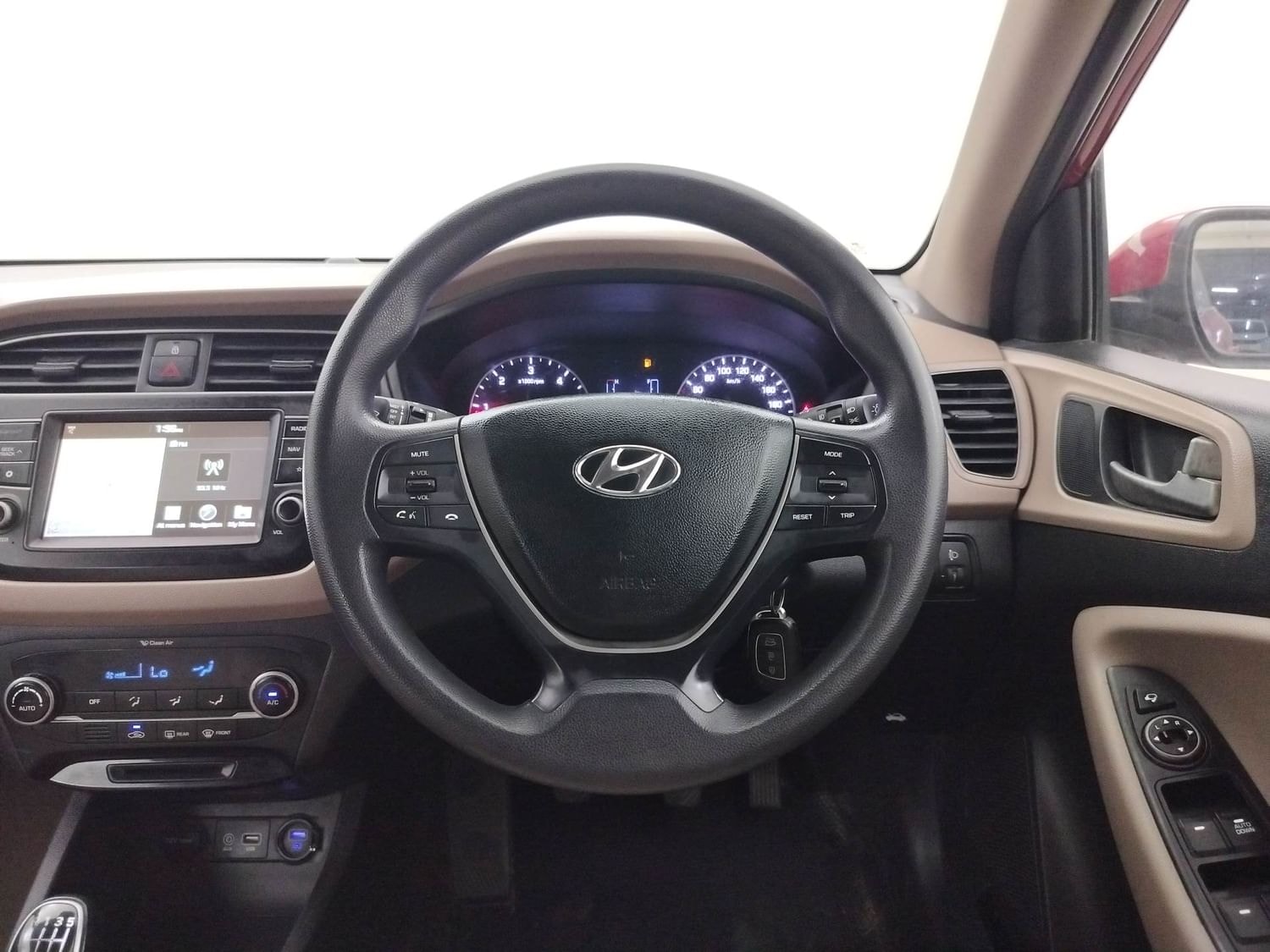 Elite i20 image 14 Elite i20 image 14