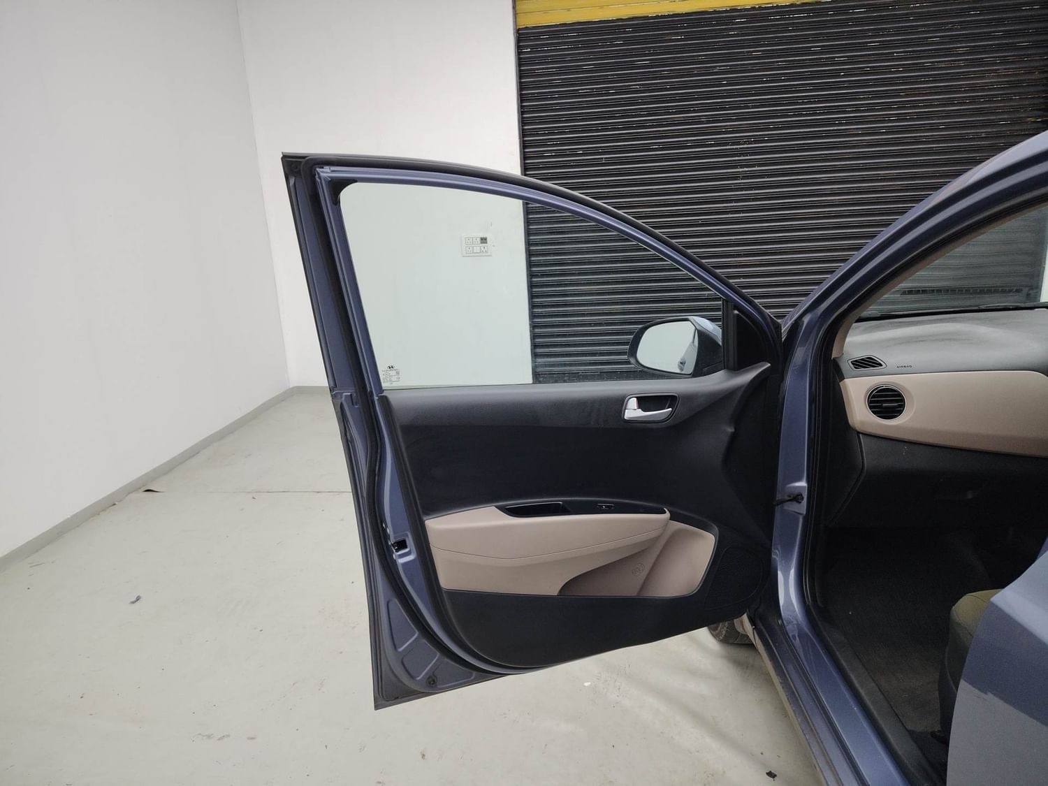 Xcent image 21 Xcent image 21