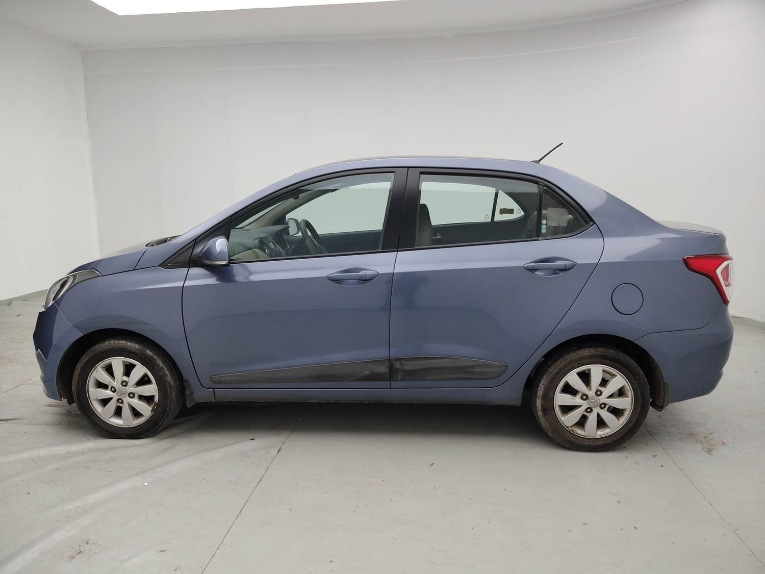 Xcent image 2 Xcent image 2