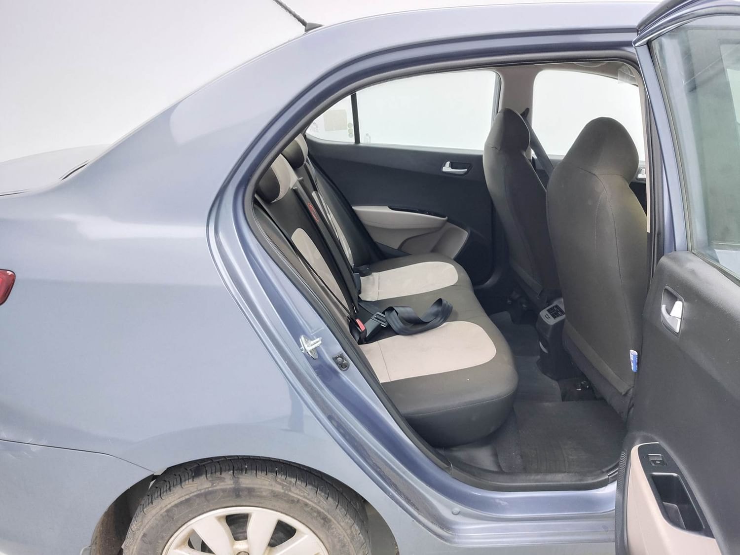 Xcent image 18 Xcent image 18