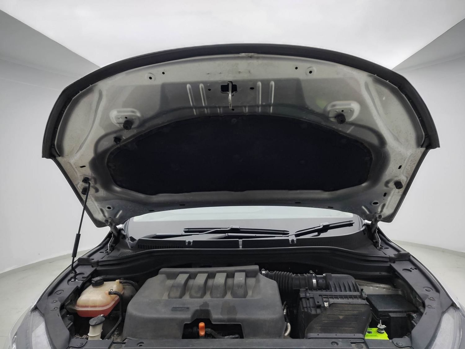 XUV700 image 27 XUV700 image 27