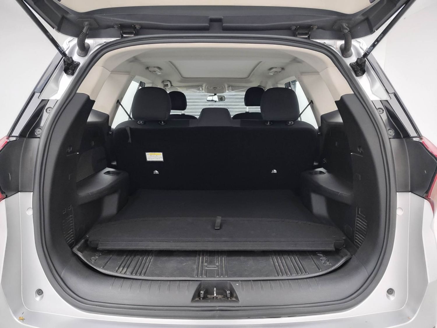 XUV700 image 25 XUV700 image 25