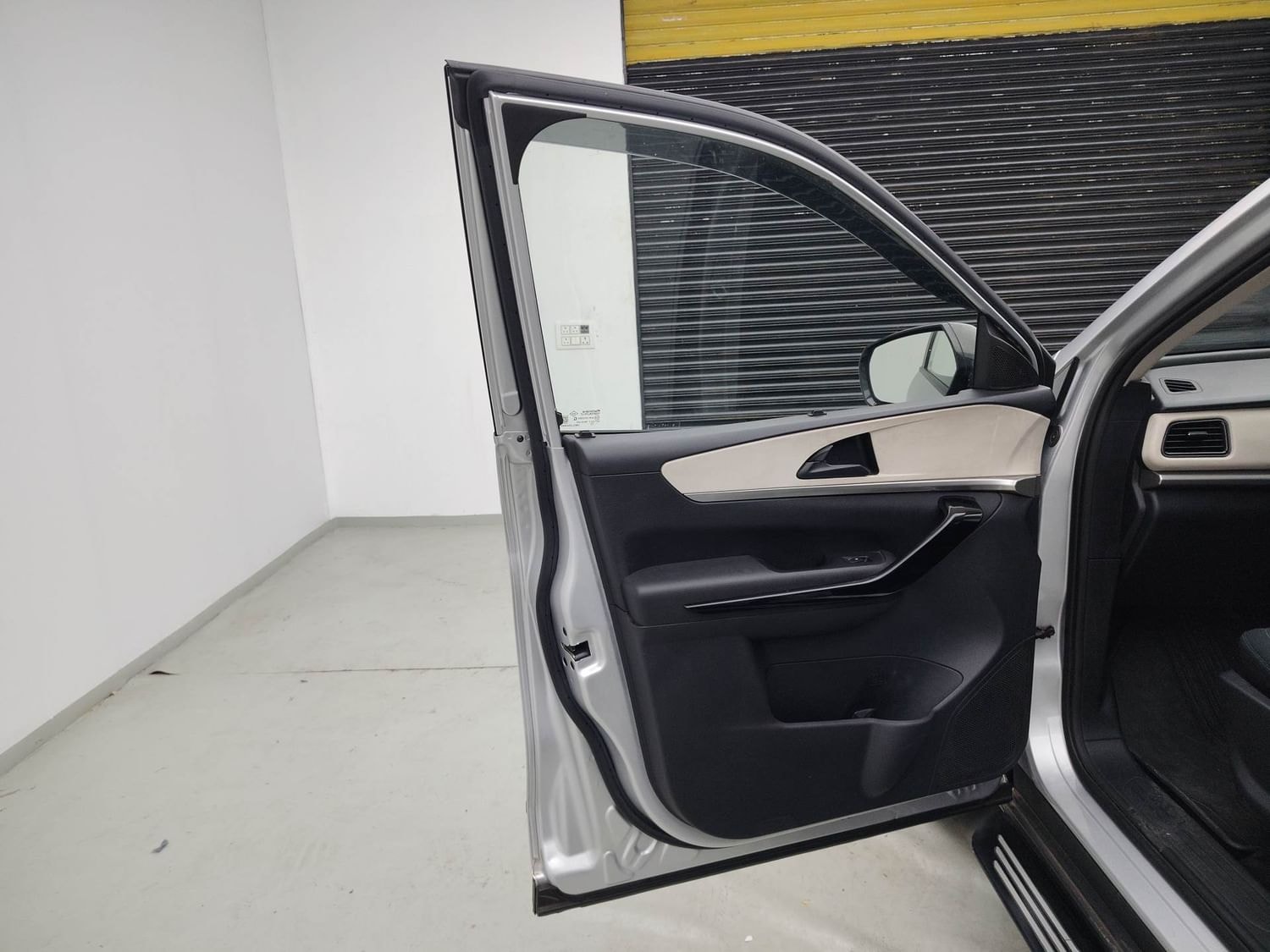 XUV700 image 21 XUV700 image 21