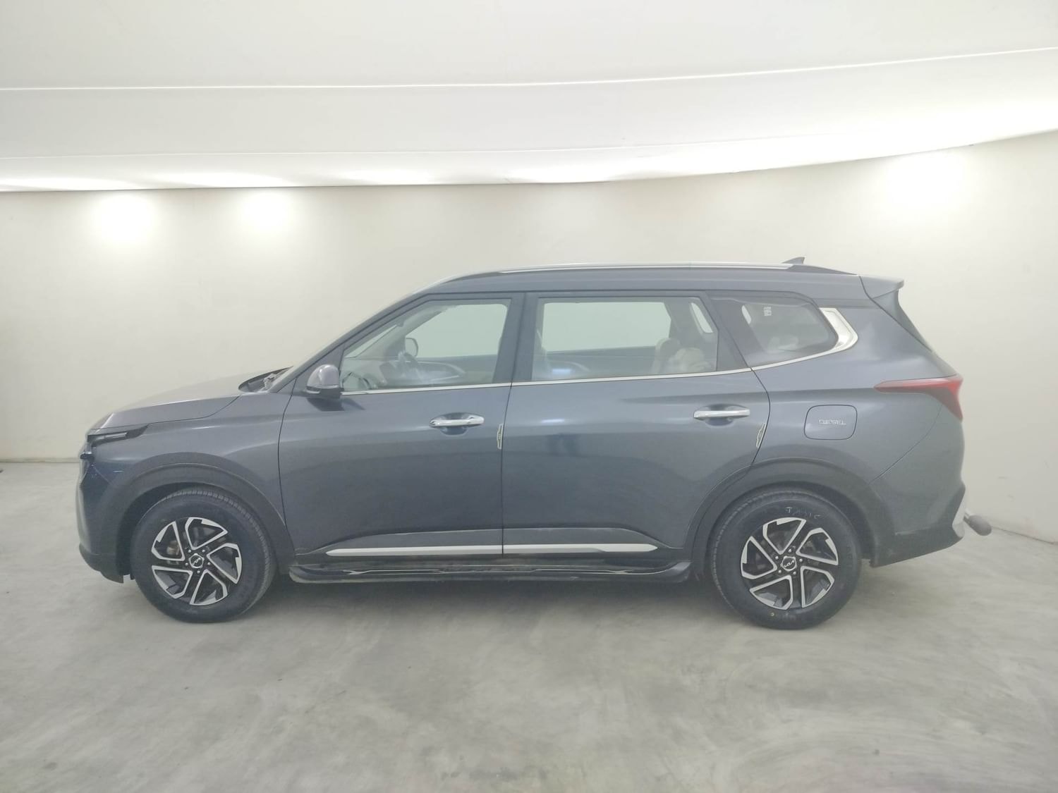 Used 2023 Kia Carens Used 2023 Kia Carens