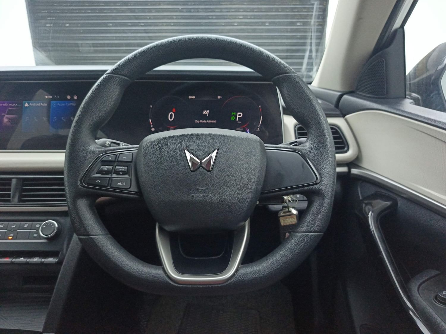 XUV700 image 14 XUV700 image 14