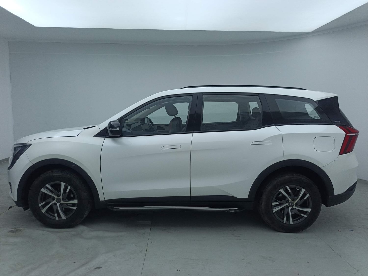 XUV700 image 2 XUV700 image 2