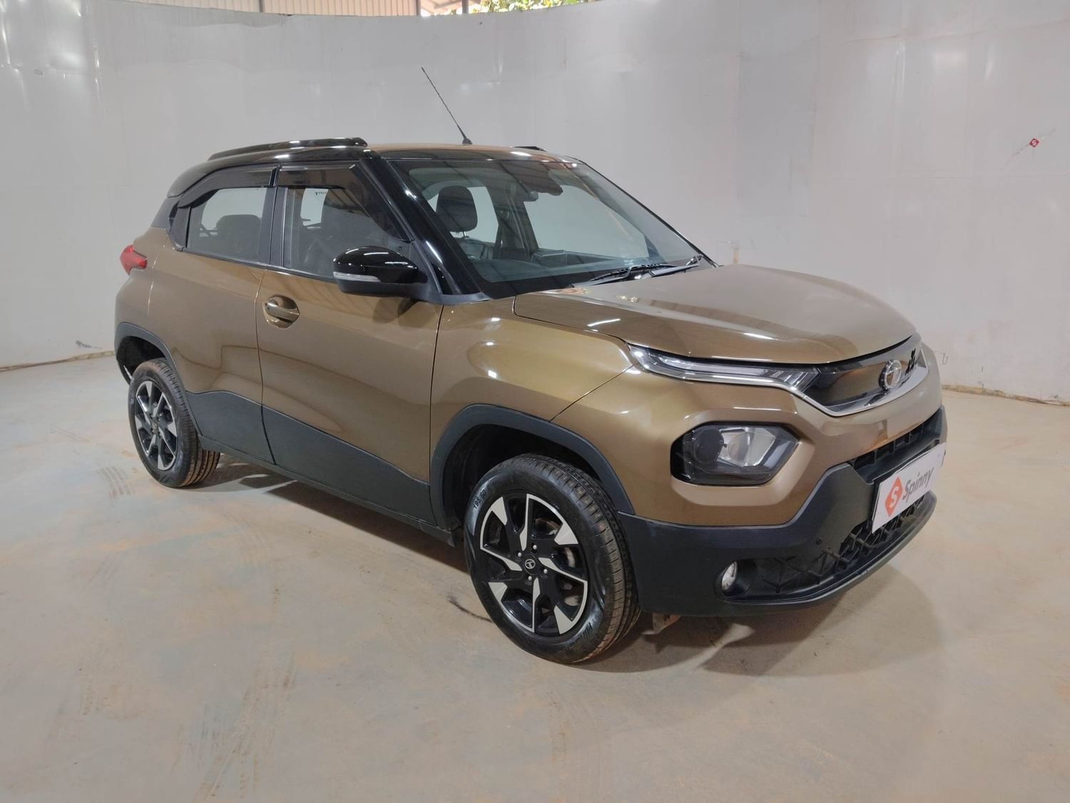 Punch image 7 Punch image 7