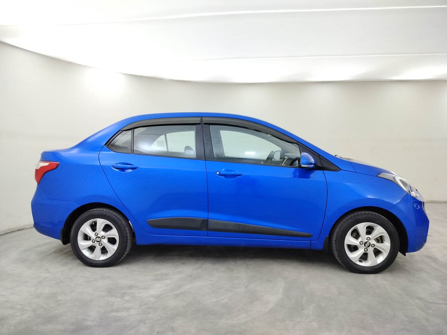 Xcent image 6 Xcent image 6