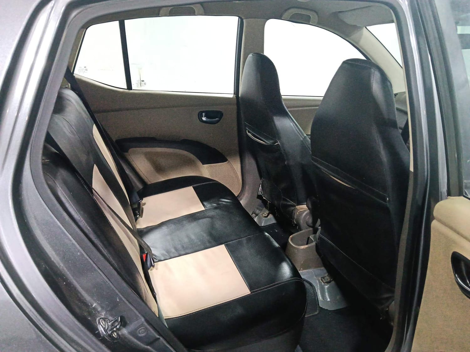 i10 image 18 i10 image 18