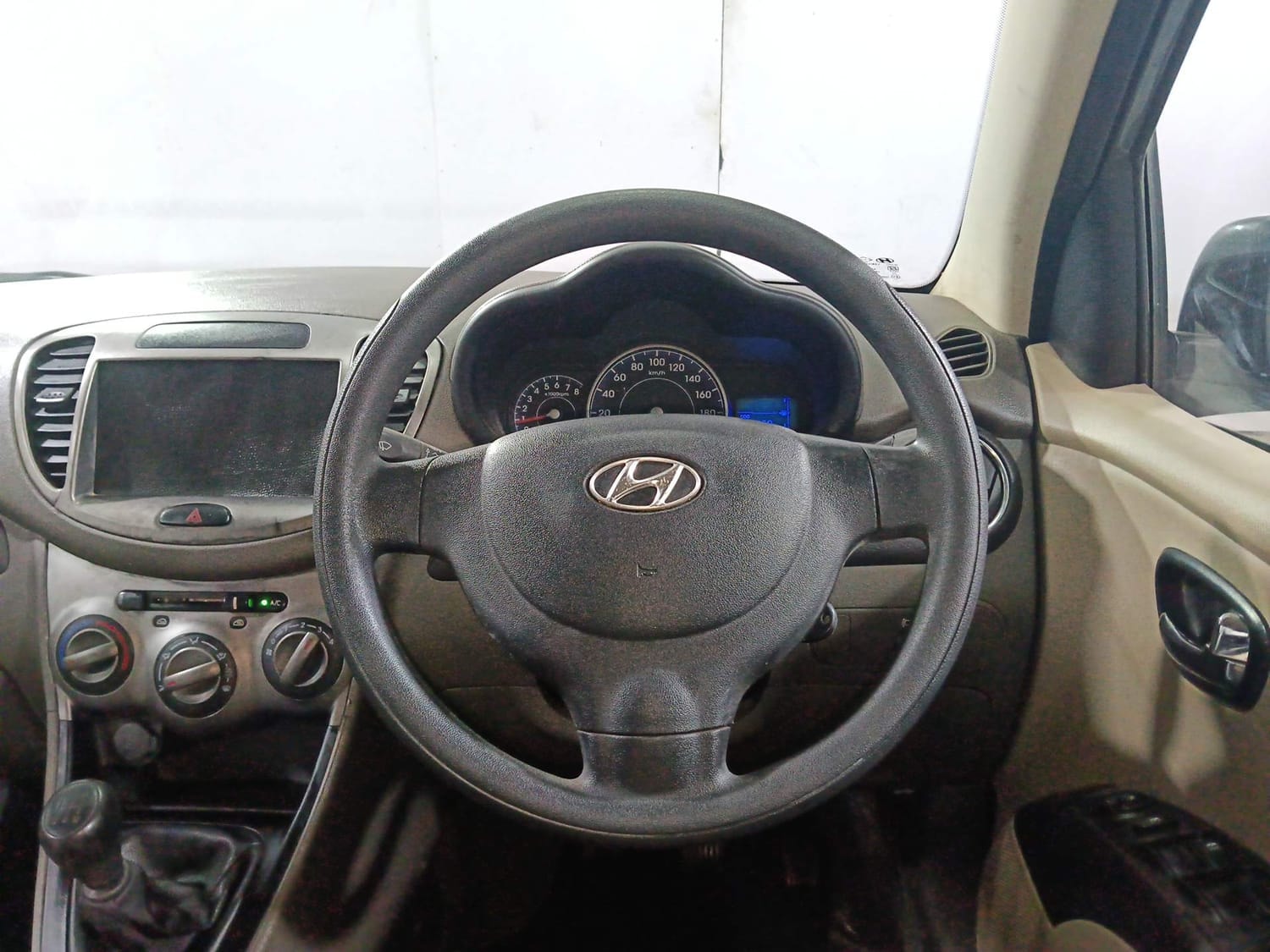 i10 image 14 i10 image 14