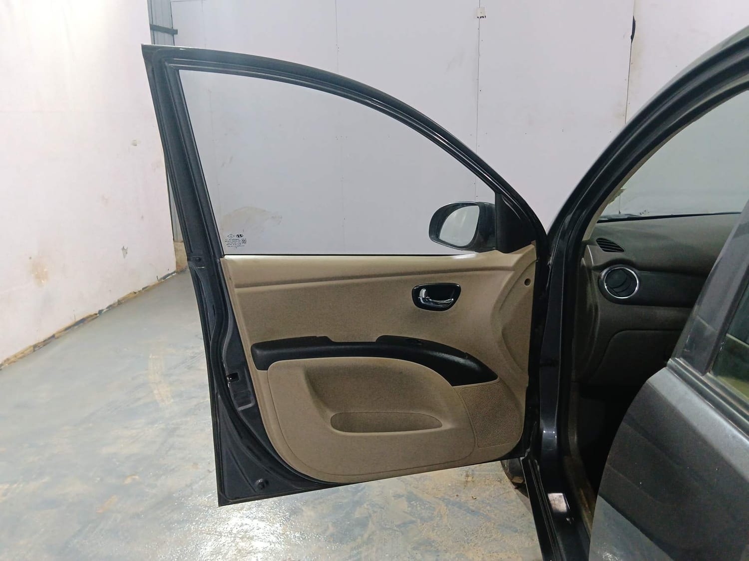 i10 image 21 i10 image 21