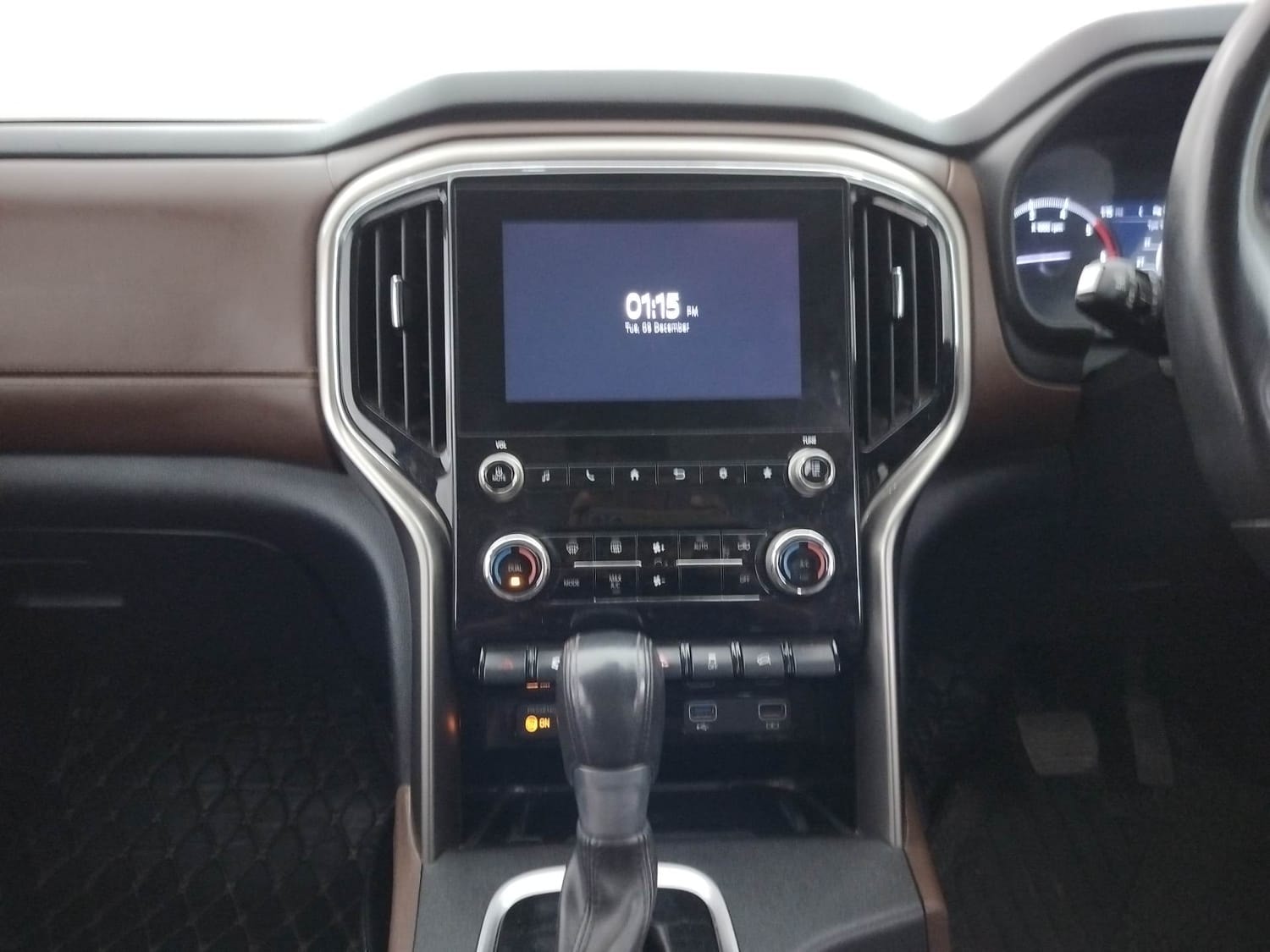 Scorpio-N image 13 Scorpio-N image 13