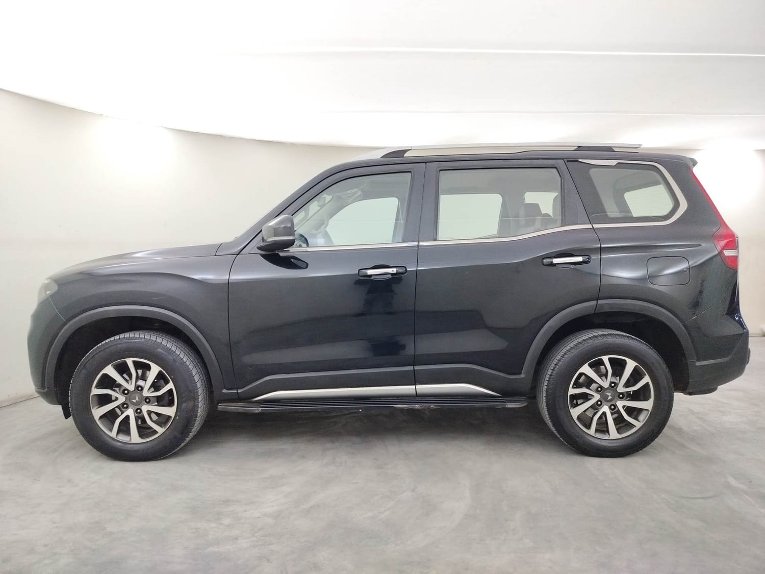 Scorpio-N image 2 Scorpio-N image 2