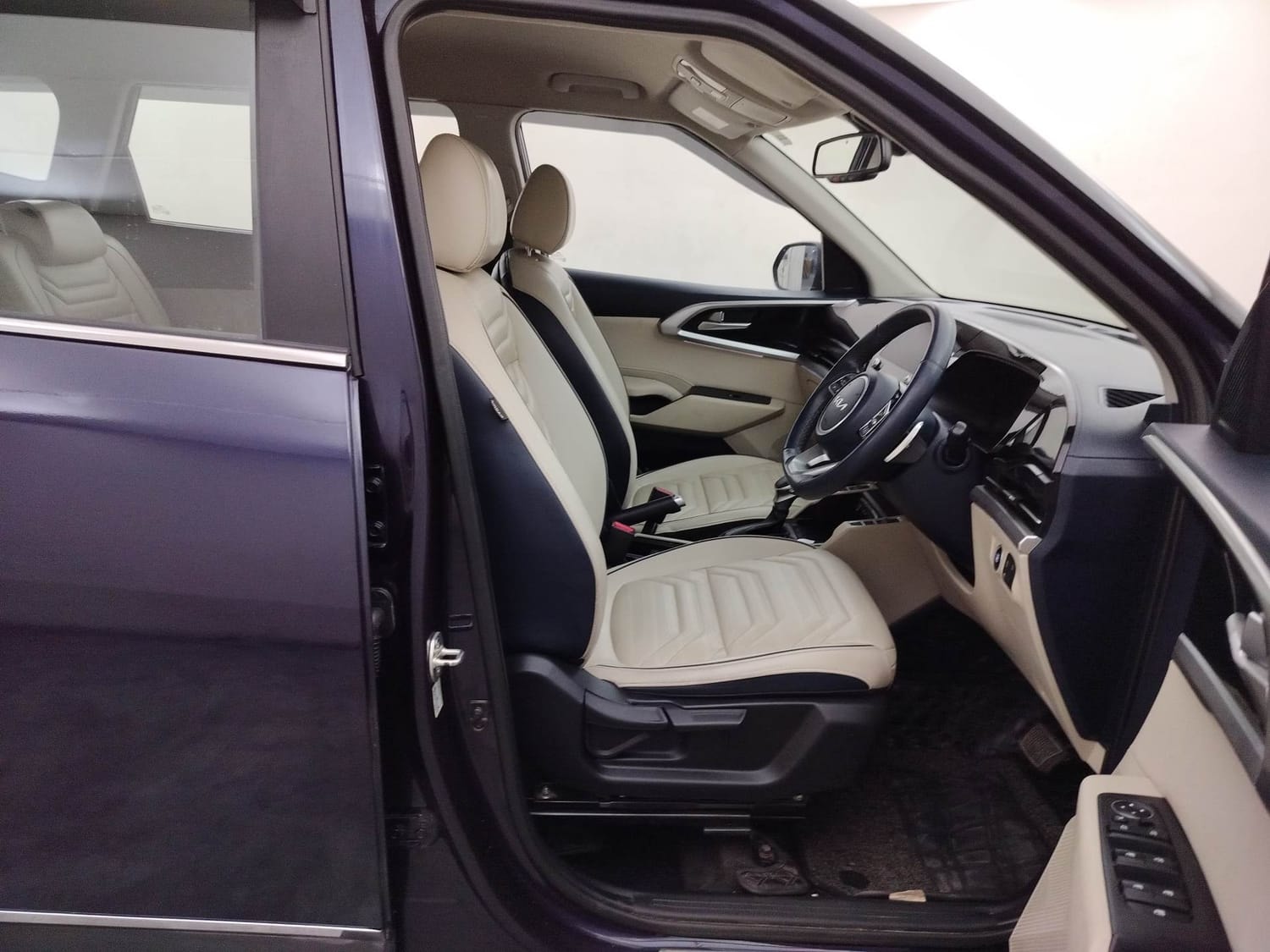 Used 2023 Kia Carens Used 2023 Kia Carens