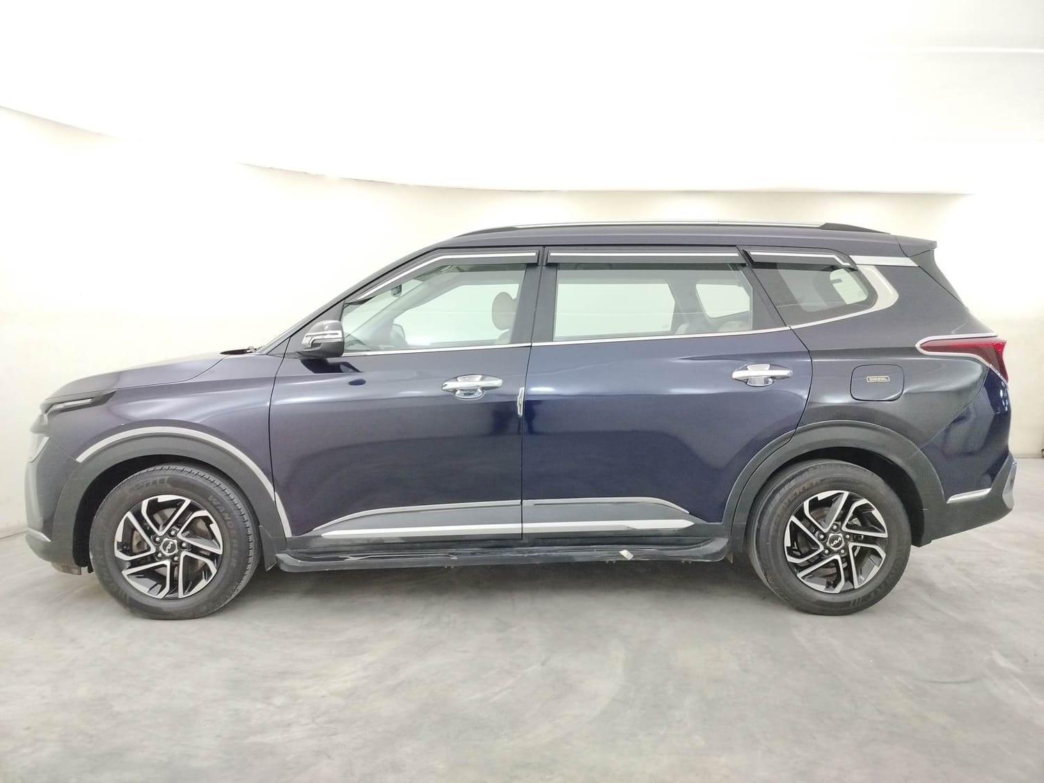 Used 2023 Kia Carens Used 2023 Kia Carens