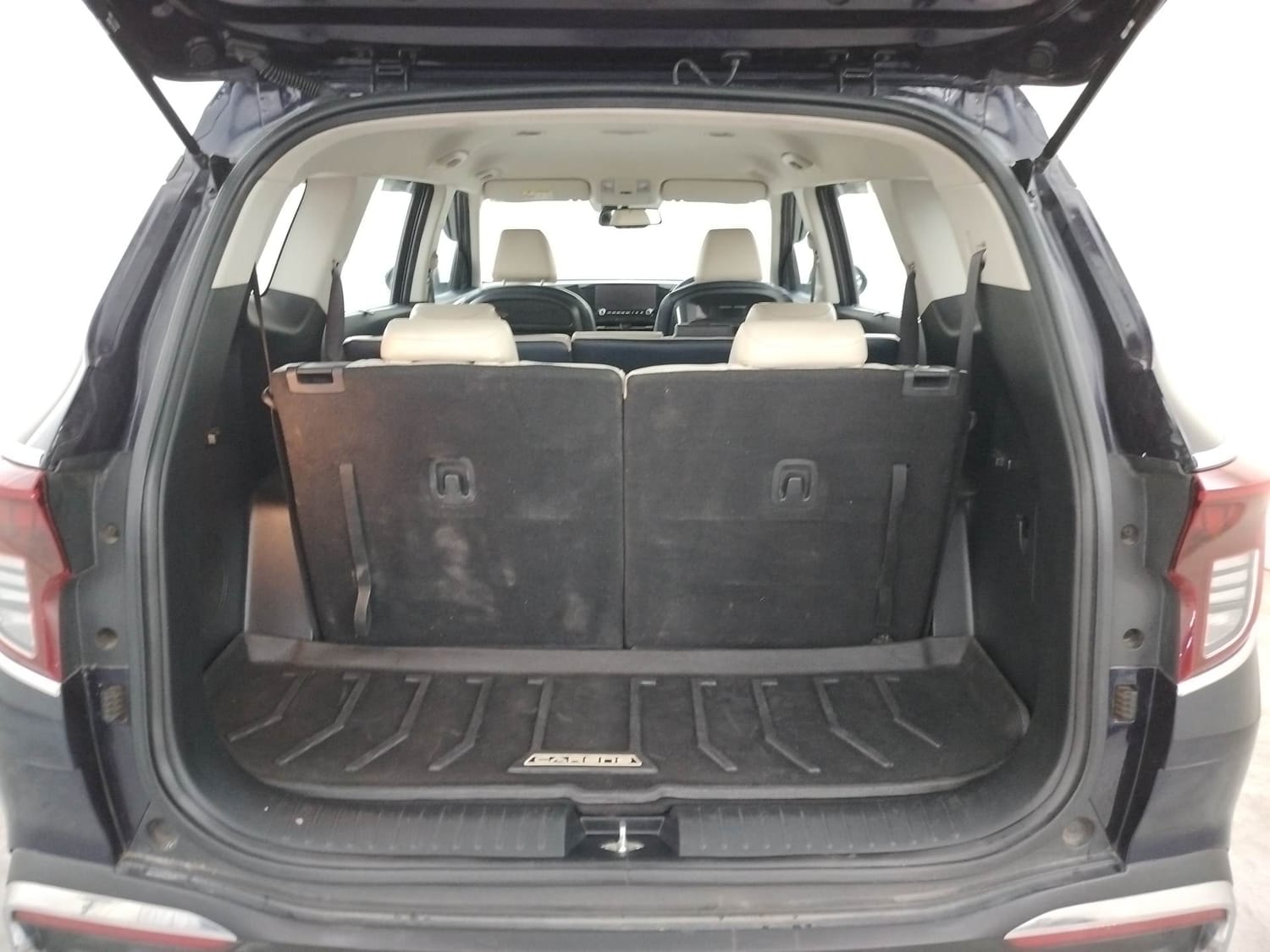 Used 2023 Kia Carens Used 2023 Kia Carens