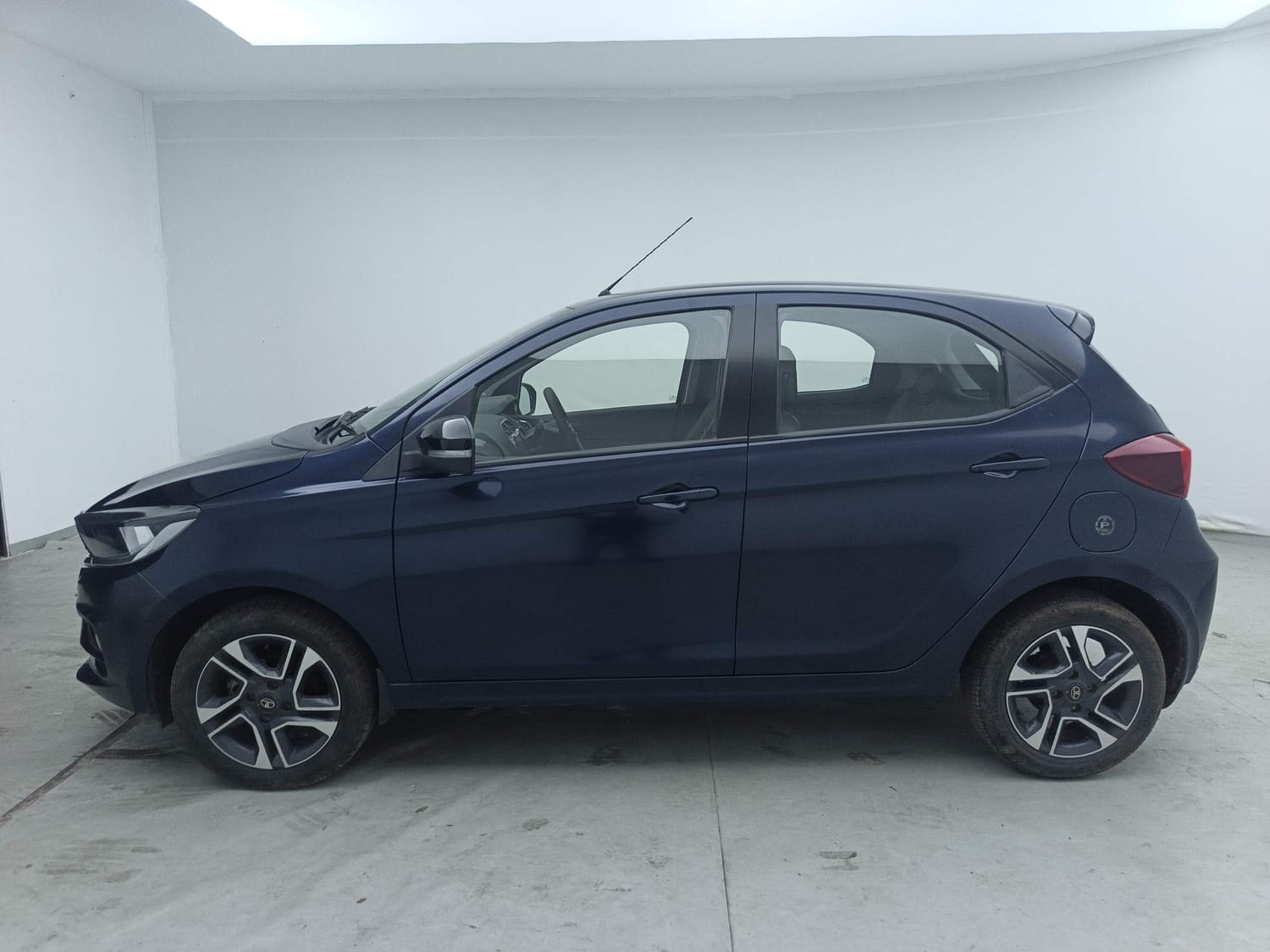 Tiago image 2 Tiago image 2