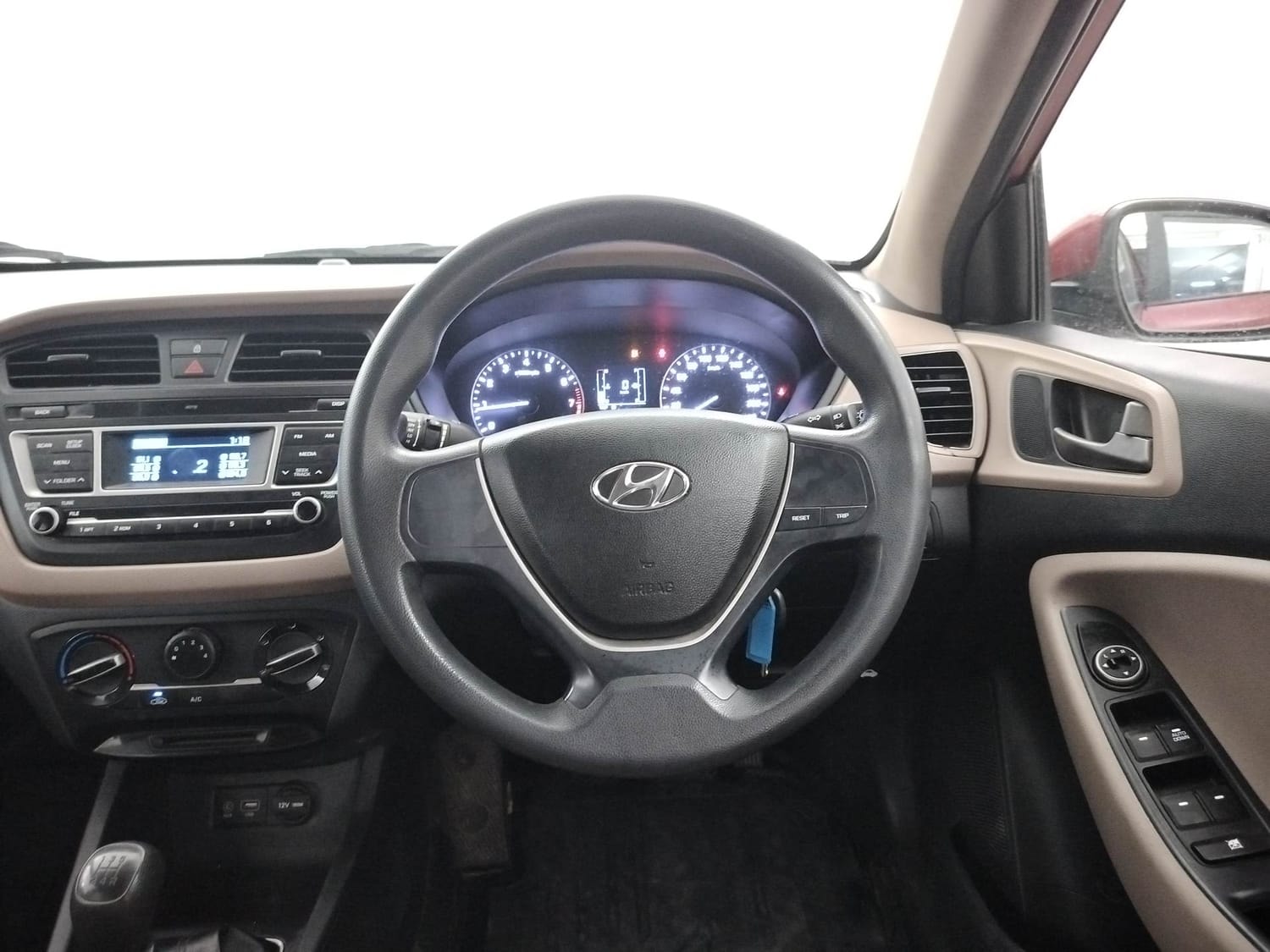 Elite i20 image 14 Elite i20 image 14