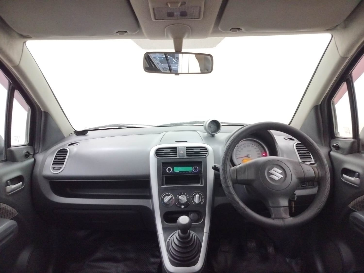 Ritz image 12 Ritz image 12